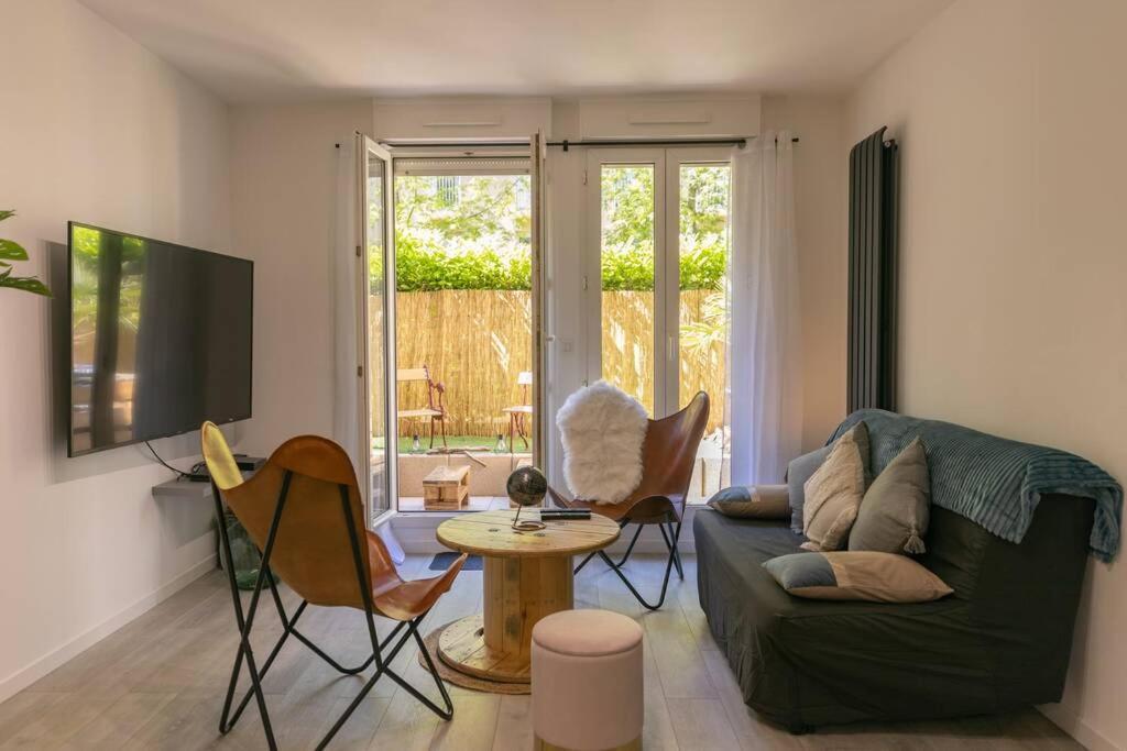 Superbe Appart Plein Centre Avec Parking & Jardin Metz Exterior foto